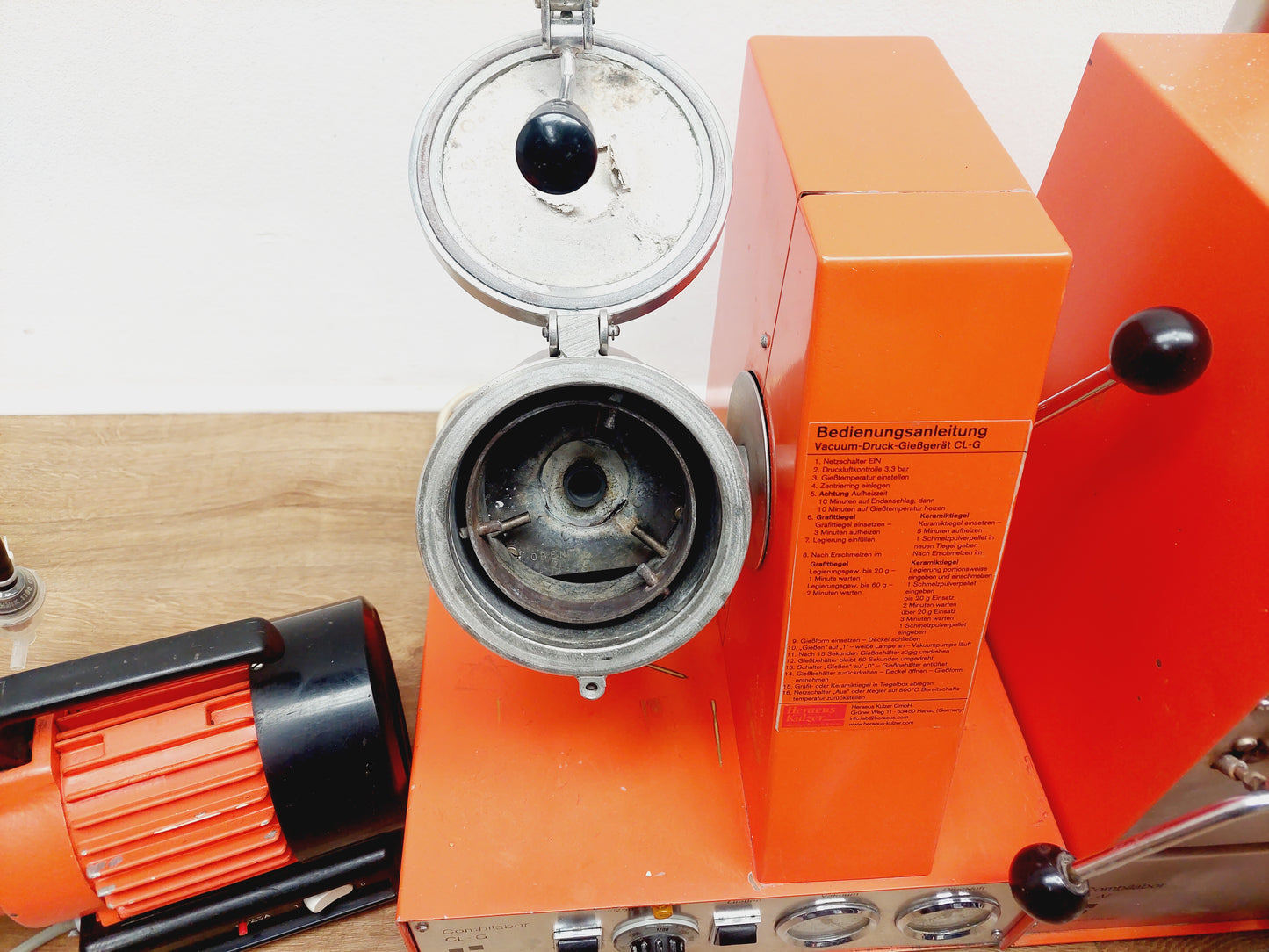 Hereaus Combilabor CL-V Vorwärmofen & Heraeus Combilabor CL-G Druckgussgerät