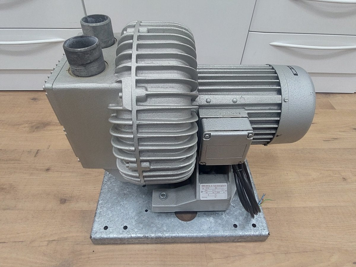 Dürr Dental Typ 0732 zentrale Trockenabsaugung Trockensaugmaschine Bj. 91