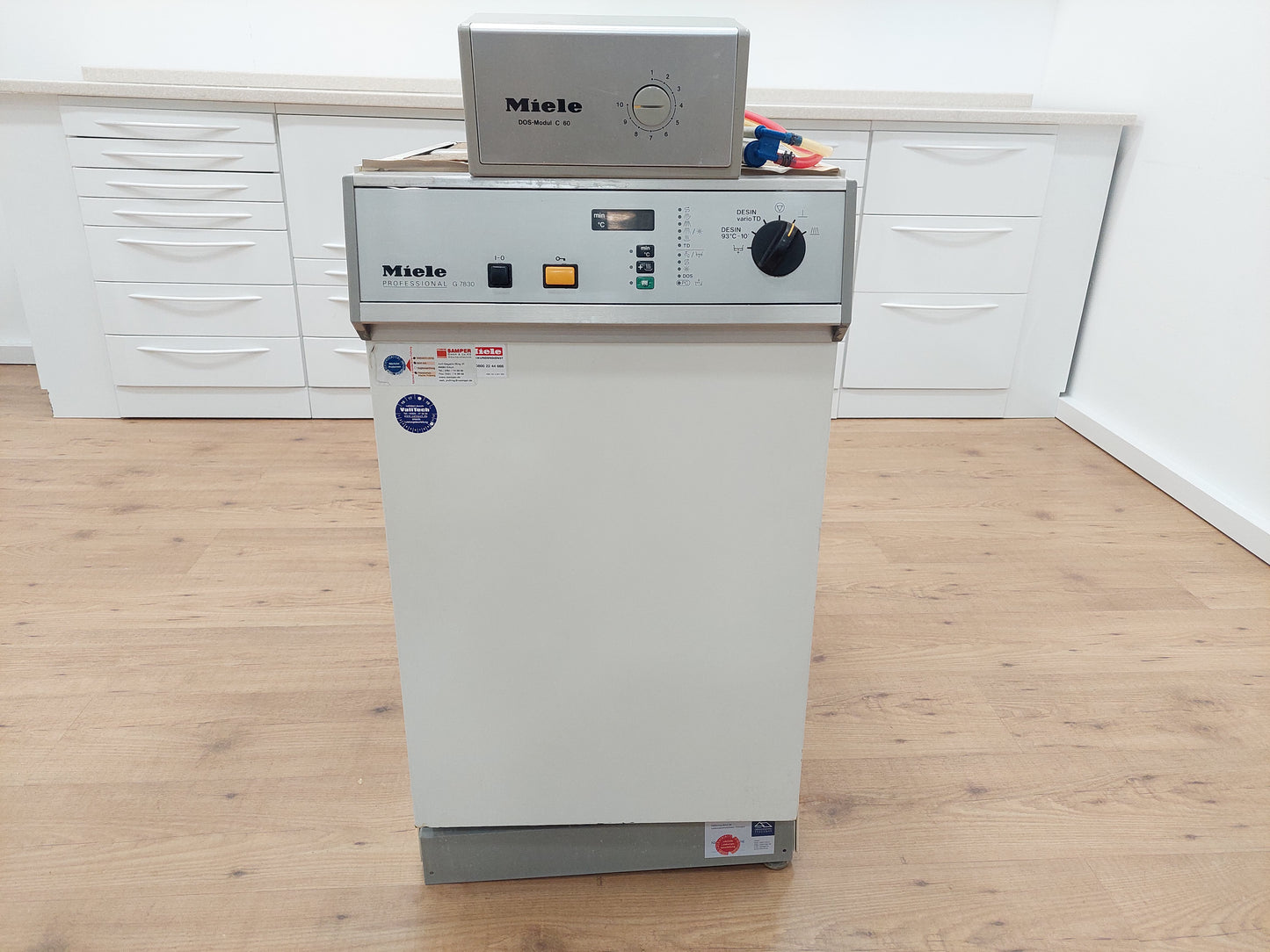 Miele Professional G7831 Reinigungs- und Desinfektionsautomat G7831 Thermodesinfektor