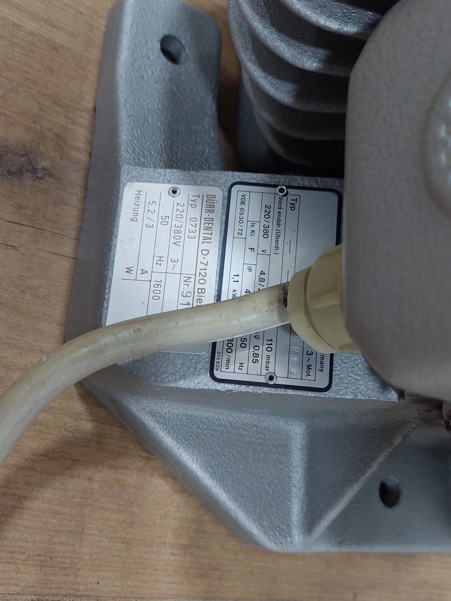Dürr Dental 0732 zentrale Trockenabsaugung Saugmaschine