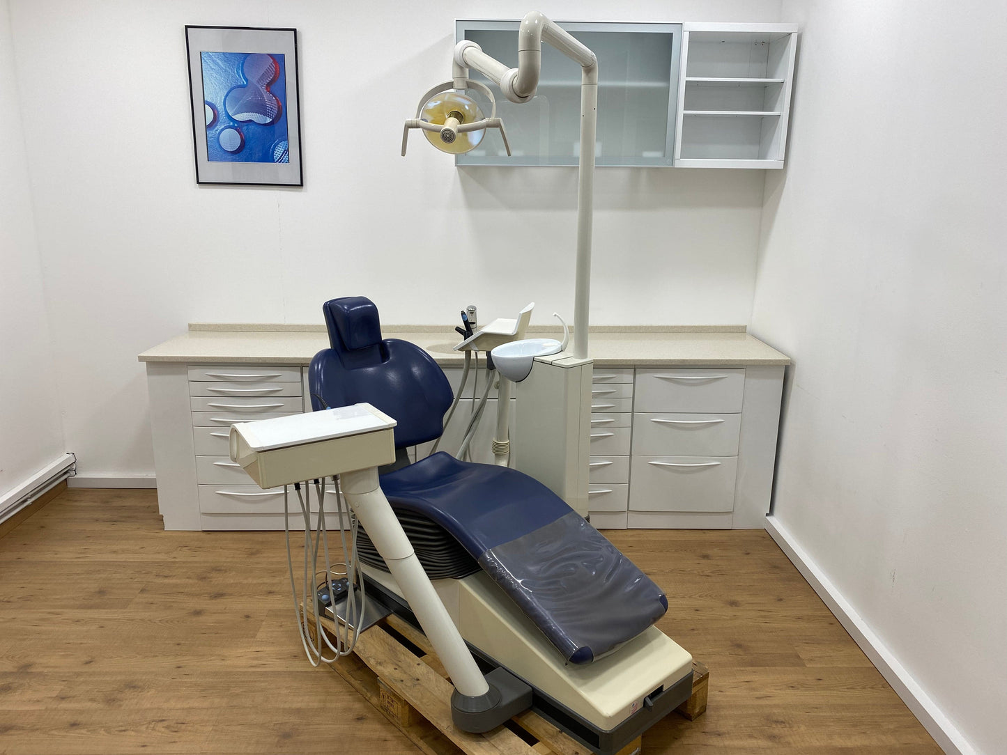 Sirona C4 + Plus Behandlungseinheit