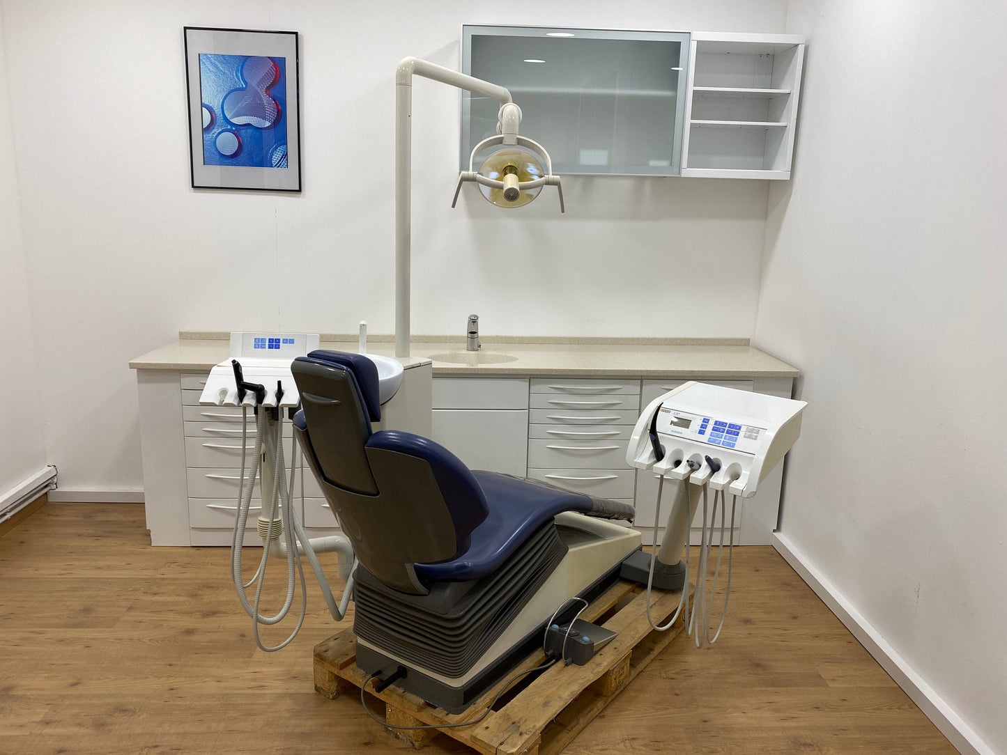 Sirona C4 + Plus Behandlungseinheit