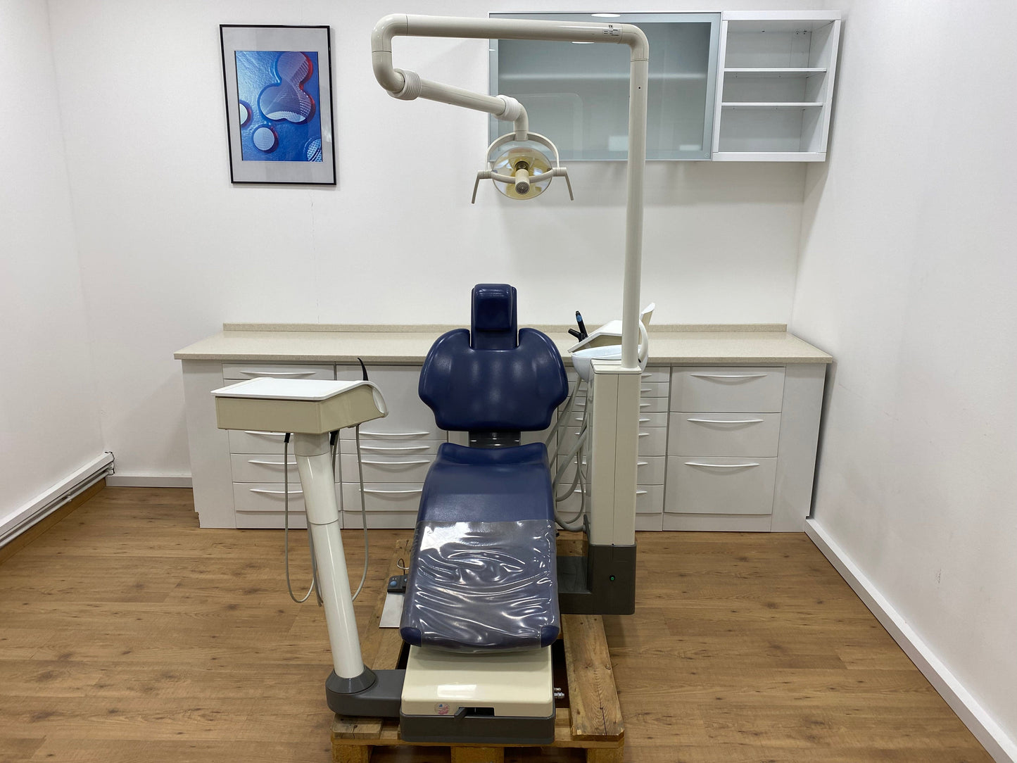 Sirona C4 + Plus Behandlungseinheit